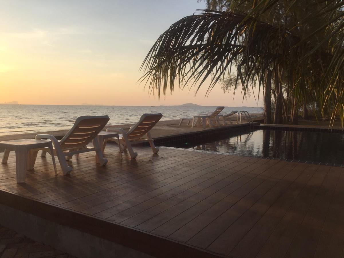 The Chevalley Beach Resort Satun Exterior photo
