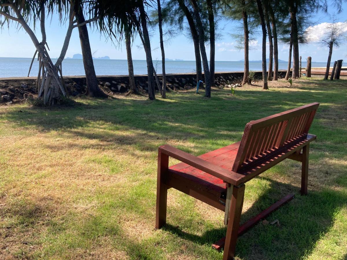 The Chevalley Beach Resort Satun Exterior photo