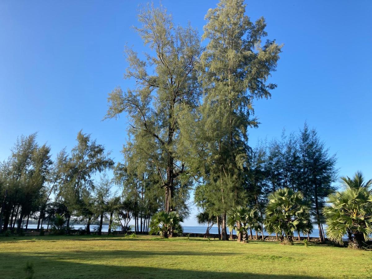 The Chevalley Beach Resort Satun Exterior photo