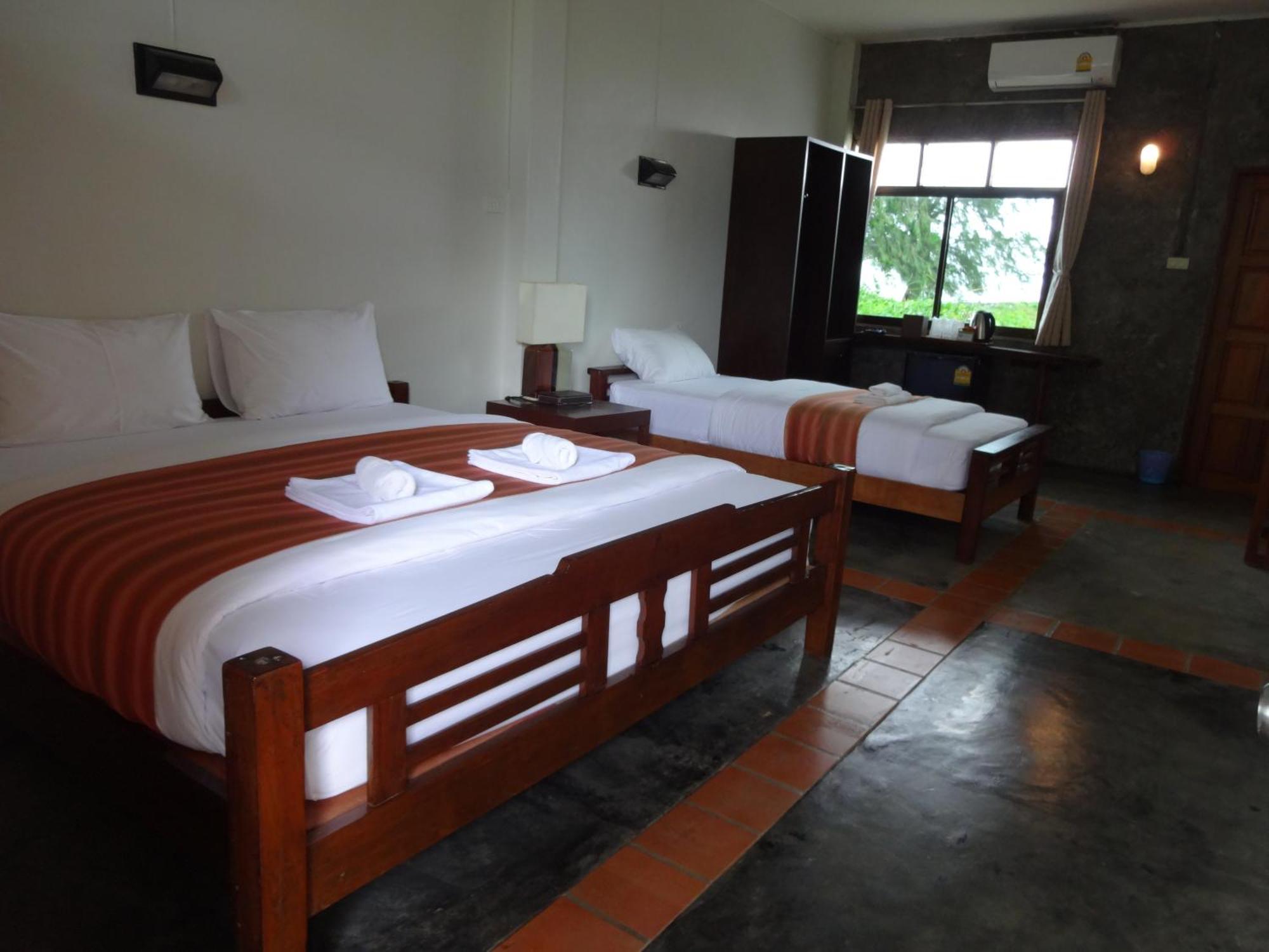 The Chevalley Beach Resort Satun Exterior photo