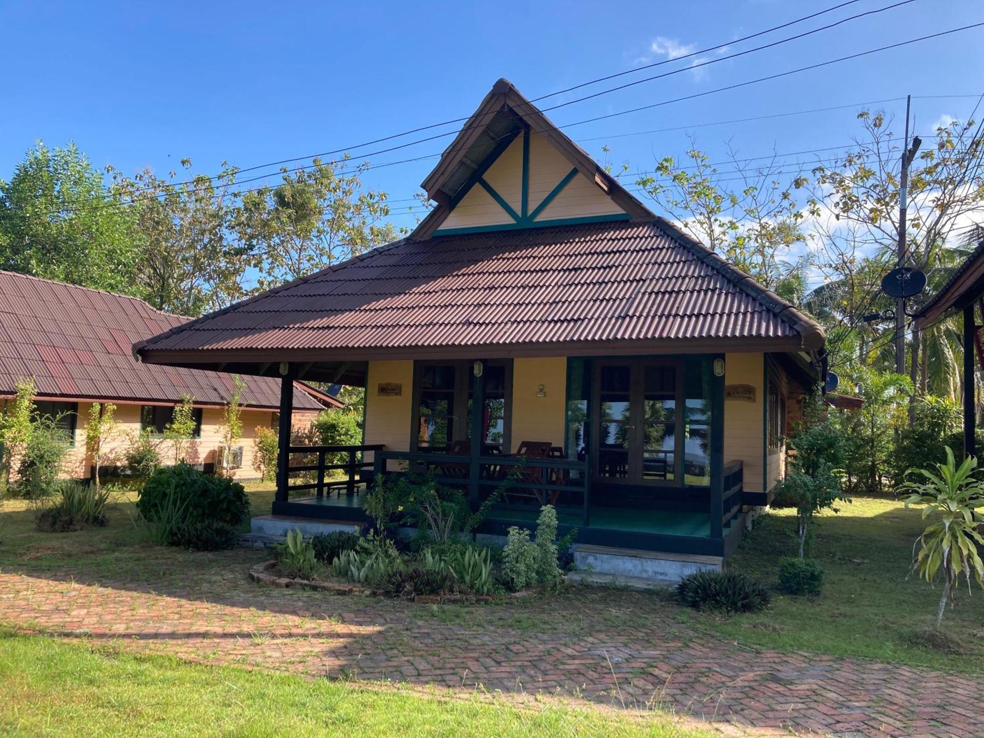 The Chevalley Beach Resort Satun Exterior photo