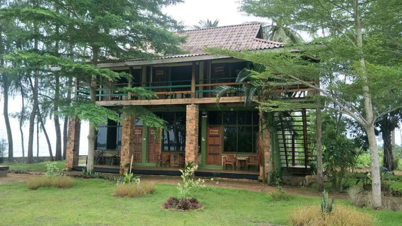 The Chevalley Beach Resort Satun Exterior photo